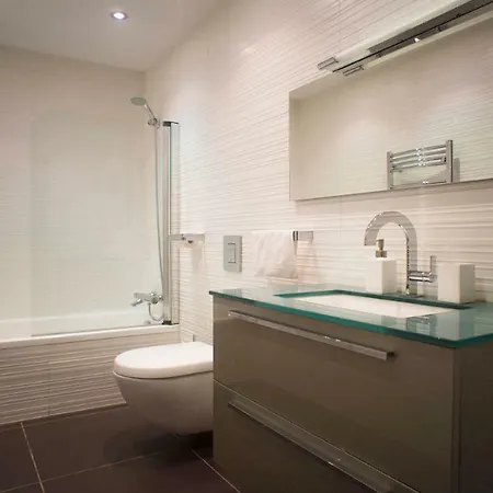 Downtown Design 圣塞瓦斯蒂安