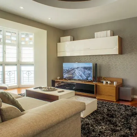 Downtown Design 公寓 *