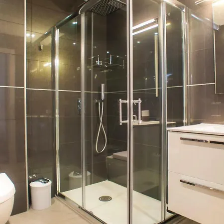 Downtown Design 公寓 *